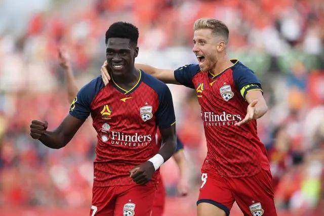 霍伊伦欧战赛打进8粒非点进球 与同期哈兰德一样